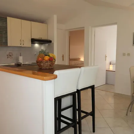 Marinella-1 By Interhome Daire